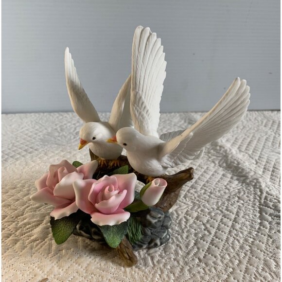 Holsted House Enchanting White Doves the Porcelain Garden Collection Birds 2001 - Picture 12 of 16